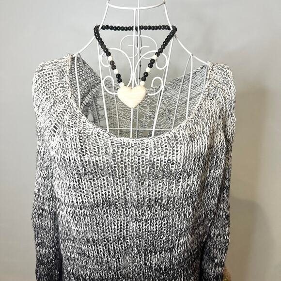 vintage y2k black & gray distressed off the shoulder crochet sweater - Picture 3 of 6